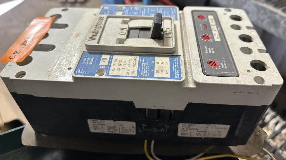 400 Amps, Westinghouse, Series C, Molded Case Circuit Breaker, 3-Pole, 600 Volts Max., Adjustable Thermal - Image 2