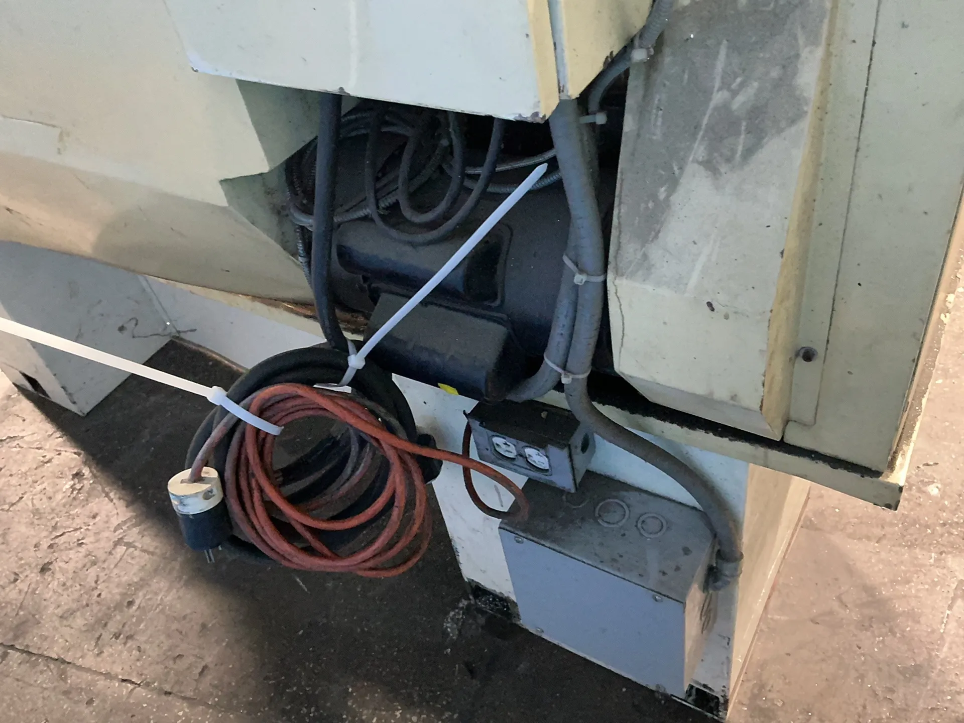 16" x 28" Jet #GHB-1440A, geared head bench lathe, 6" 3-jaw chuck, 1.5" bore, tool post, Acu-Rite digital - Image 3
