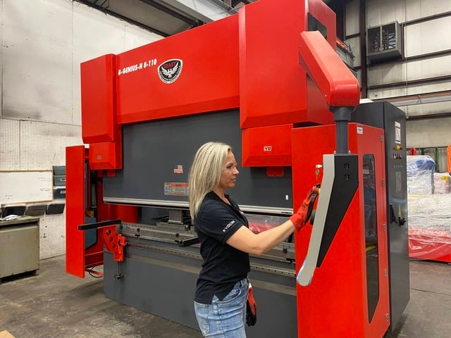 150 Ton, RMT #B-GENIUS-H-10-150, hybrid CNC press brake, 10' overall, 7 axis, servo motor drive, .00003" - Image 7