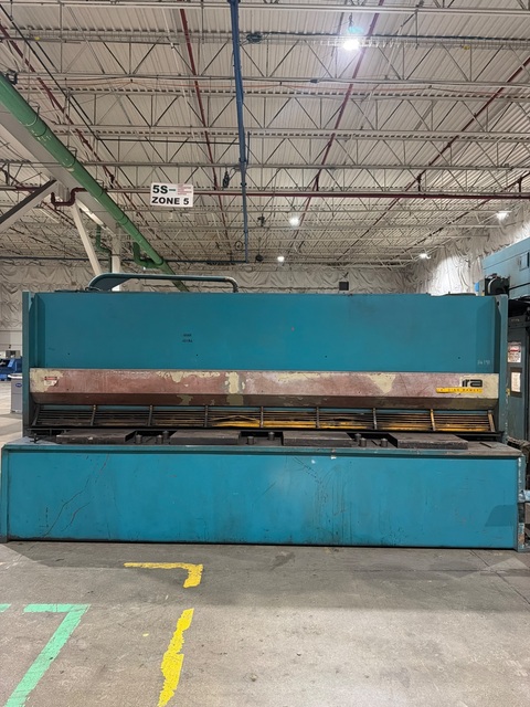 0.8" x 13' 4" Adira #GVX-1340, hydraulic power squaring shear, 493 kN cutting force, 440 V., 60 Hz., 1999 - Image 2
