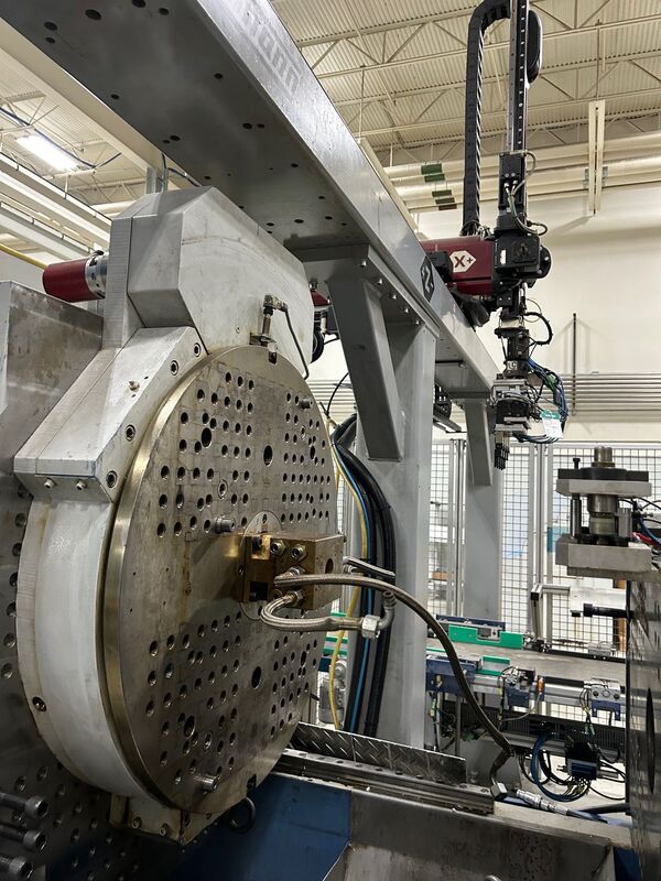 Engel #Victory-330/90-Power, injection molding machine, 2006 - Image 10