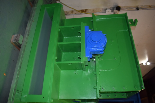 Lamb, Swing Hammer Hog, 23" x 26" drop feed opening, 5" x 42" air-swept bottom discharge, 125 HP, 1780 RPM - Image 7
