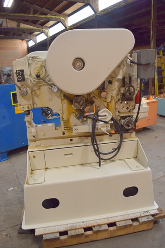 Mubea #KBL-0, Universal Ironworker, mechanical, (36) punches & (46) dies, 3,100 lbs. - Image 4