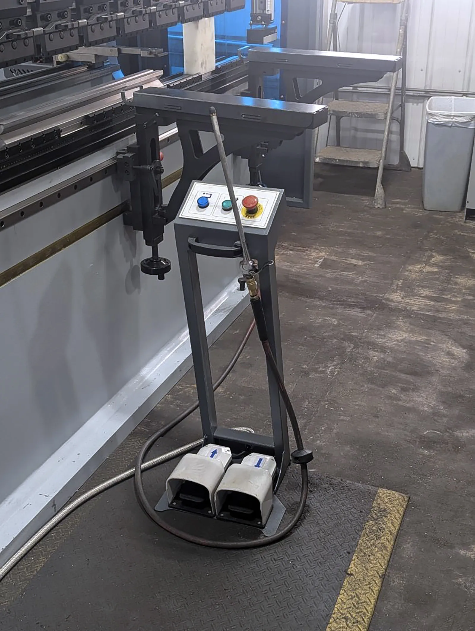 247.5 Ton, Accurl #Genius-Pro-B40220, CNC press brake, 13.1'OA, 7.87" stroke, 220 V., 3 Ph., 2026 - Image 5