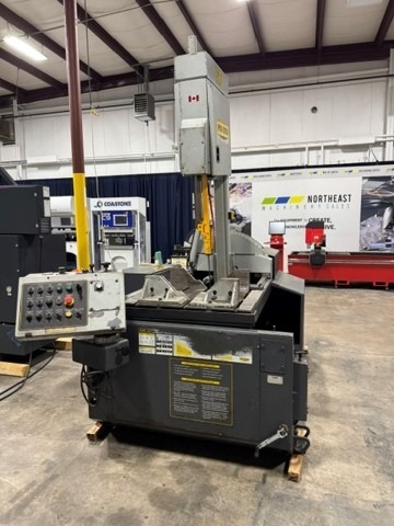 31" x 18" Hydmech #V18-45, Vert Band Saw, 7.5 HP, 1-1/4" blade, digital read out, 2004 - Image 2