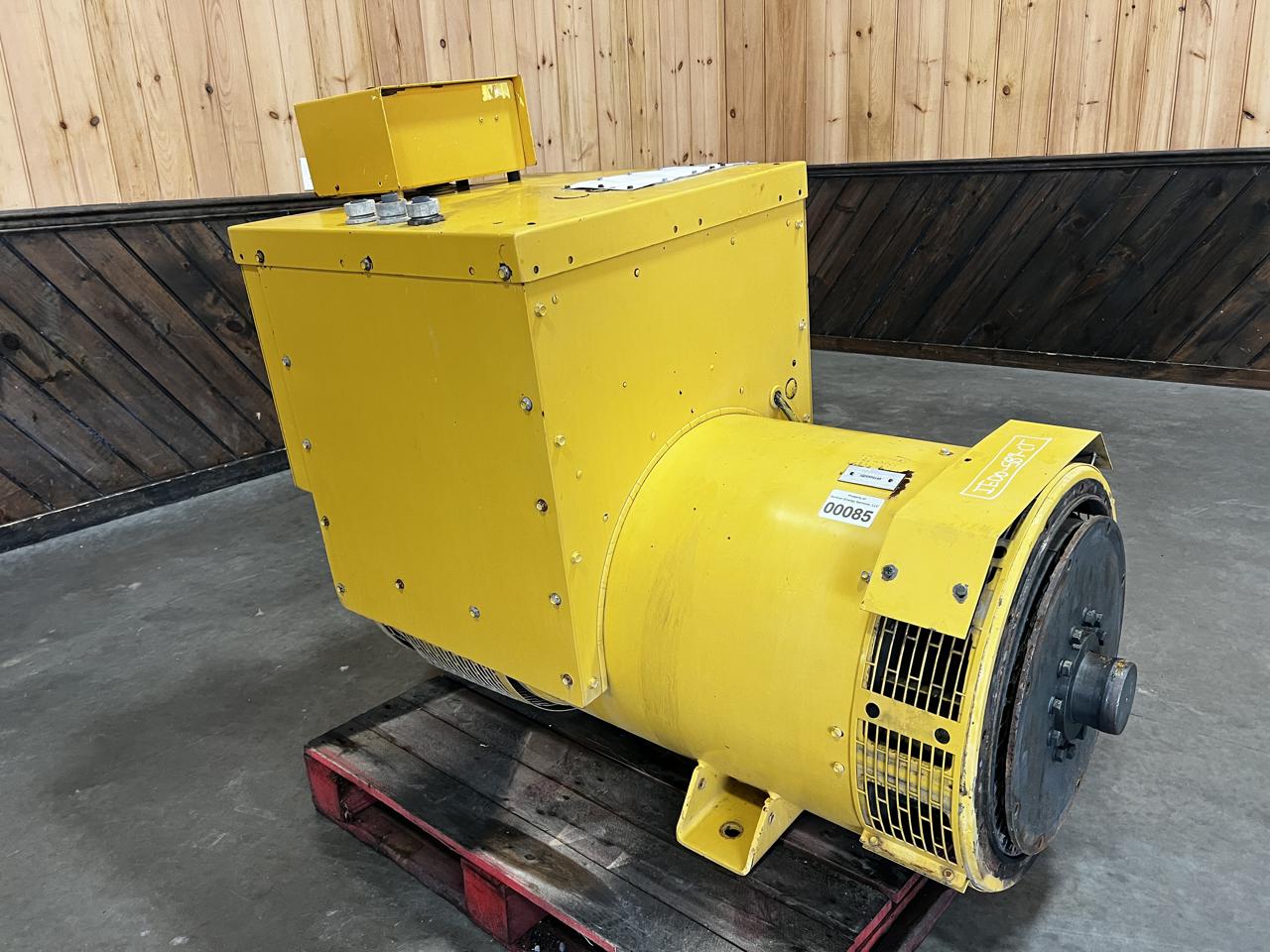 350 KW Caterpillar #SR4B, generator end, take off C15 engine, 480 Volts, 3 Phase, 12/4 wire, 14" flywheel - Image 5