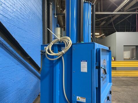 35" x 28" x 54" Mil-Tek #BP-306, Vertical Baler, 160 PSI., 2011 - Image 3