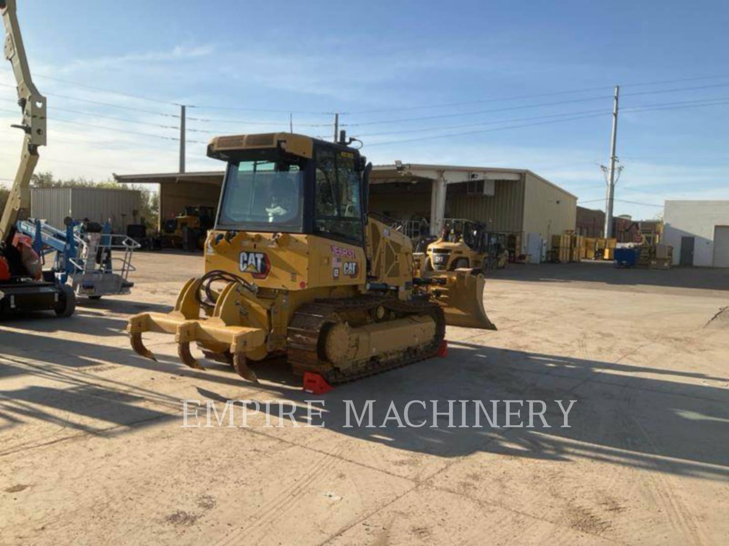 Caterpillar D1-12 TE, 914 hours, S/N: XKF04295, 2023 - Image 3