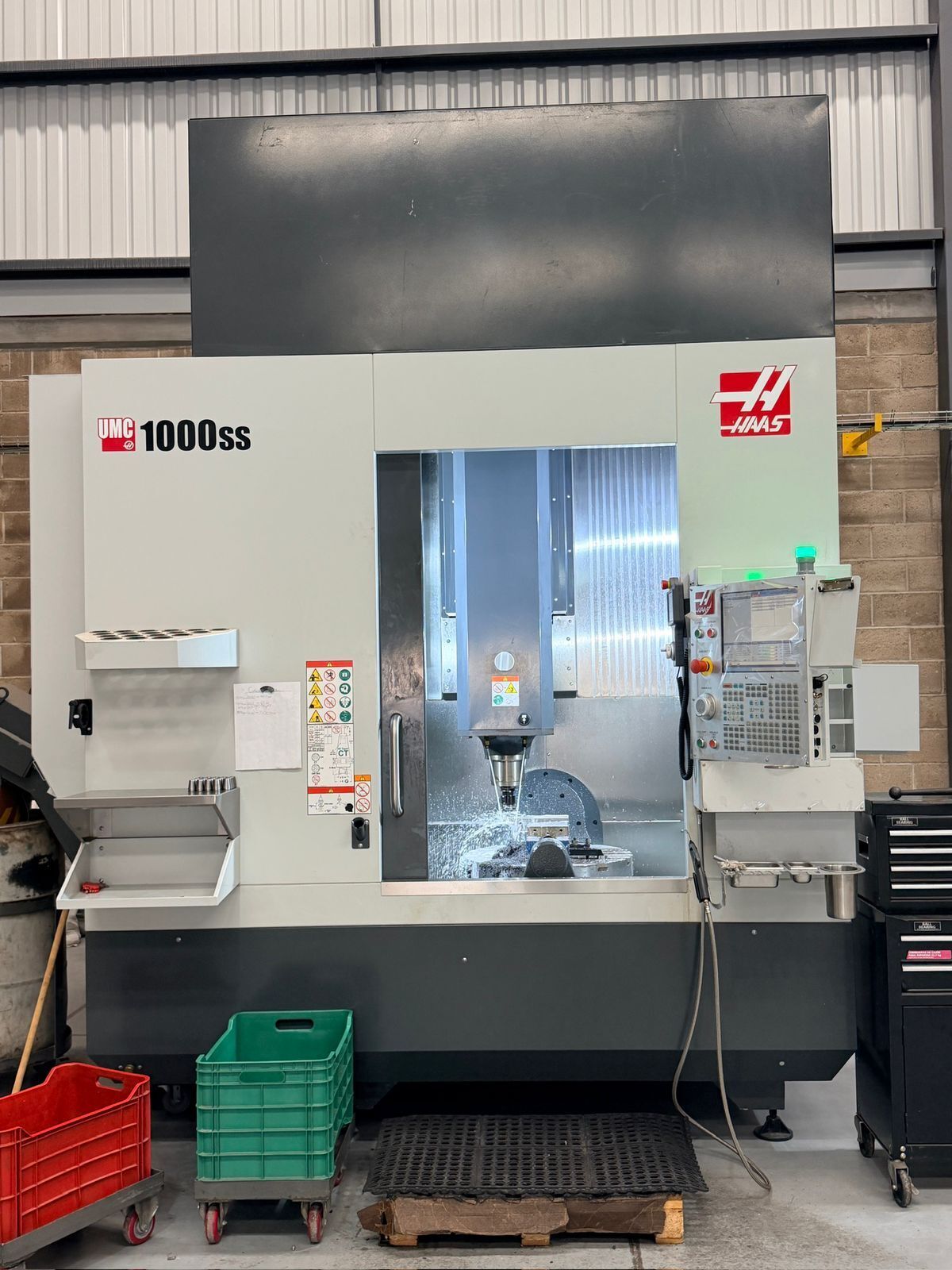 Haas #UMC-1000SS, 5-Axis CNC vertical machining center, 40" X, 25" Y, 25" Z, 12000 RPM, 31 automatic tool - Image 4