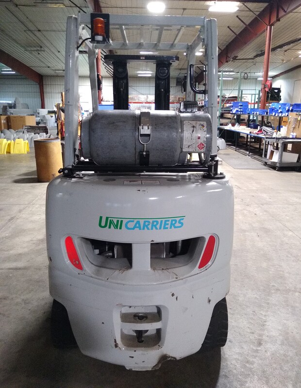 5000 lb. Unicarriers #MAPIF2A25LV, LP gas pneumatic tire forklift, side shift, 48" forks, 2022 (2 available) - Image 4