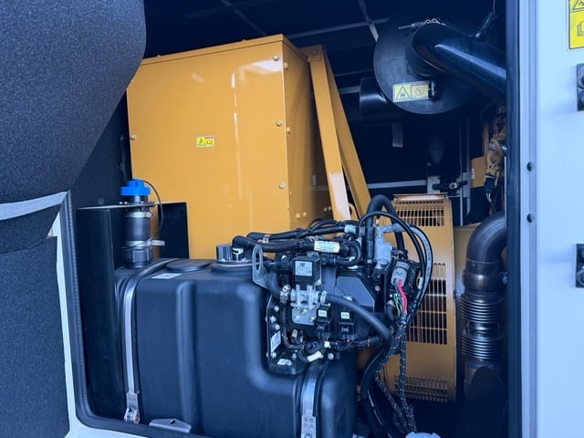 182 KW Caterpillar #XQ230, Mobile Diesel Generator, 1800 RPM, multi-voltage, EMCP 4.4 digital control panel - Image 9