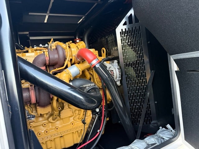 182 KW Caterpillar #XQ230, Mobile Diesel Generator, 1800 RPM, multi-voltage, EMCP 4.4 digital control panel - Image 10