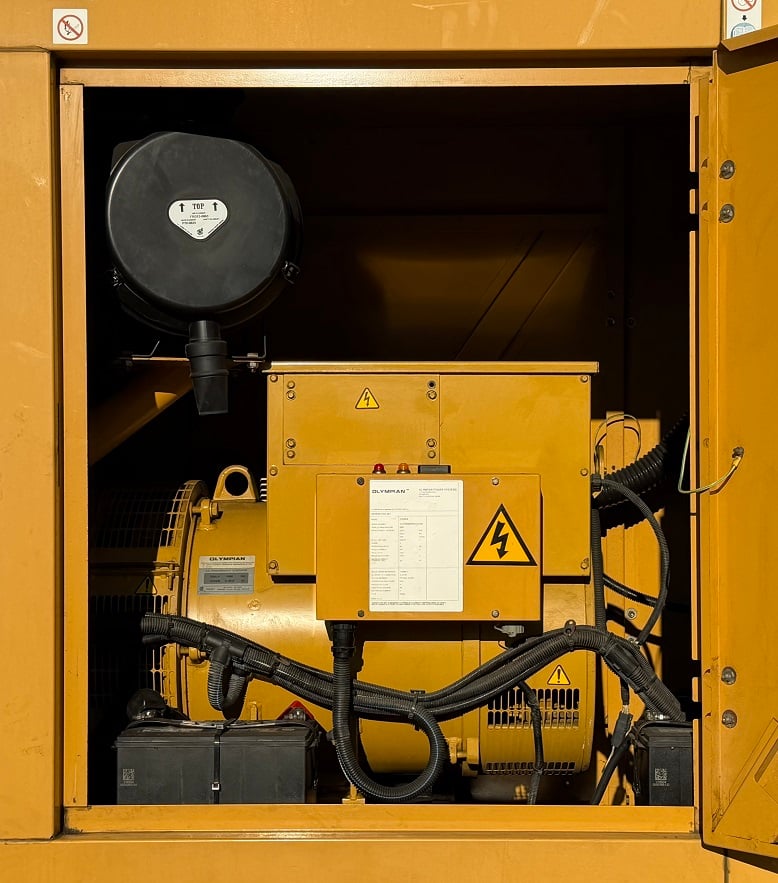 200 KW Olympian #D200P4, diesel generator set, 277/480 Volts, 3 phase, 1800 RPM, Perkins engine, 120 hours - Image 9