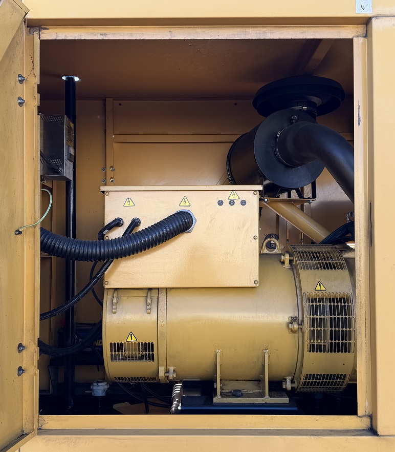 200 KW Olympian #D200P4, diesel generator set, 277/480 Volts, 3 phase, 1800 RPM, Perkins engine, 120 hours - Image 10