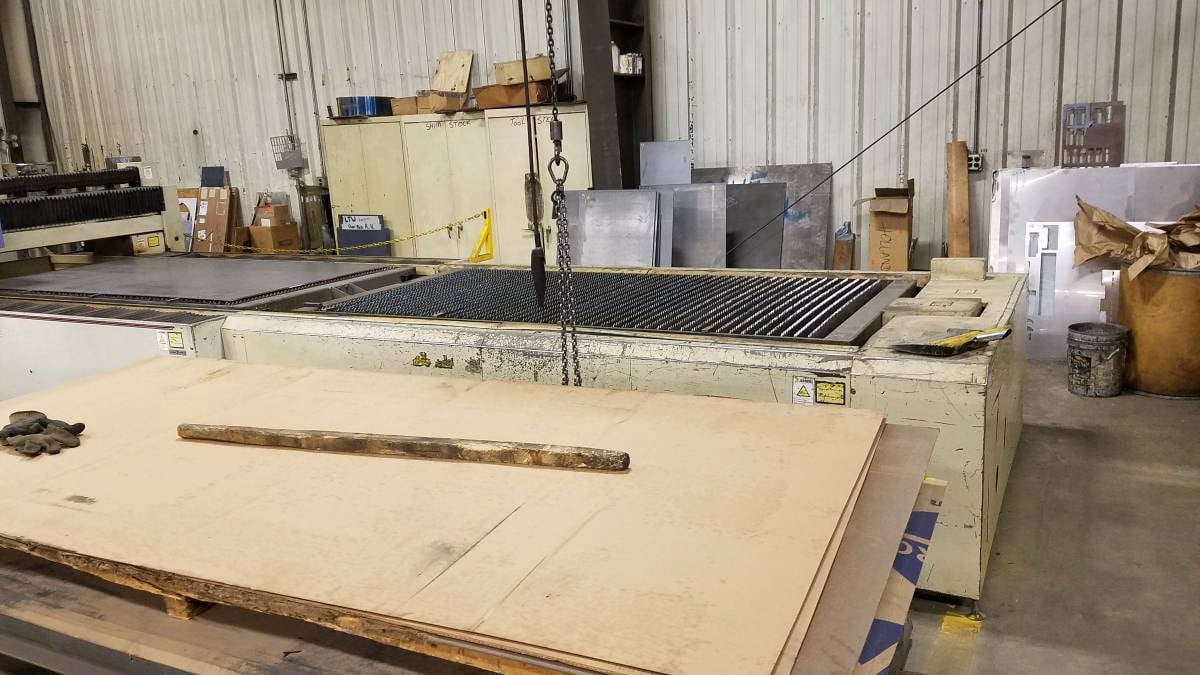 Mitsubishi #LXP-2512, 3020D, 2000 watt laser, 96" x 48" sheet, 98" X, 49" Y, 3.9" Z, dual pallet shuttle - Image 3