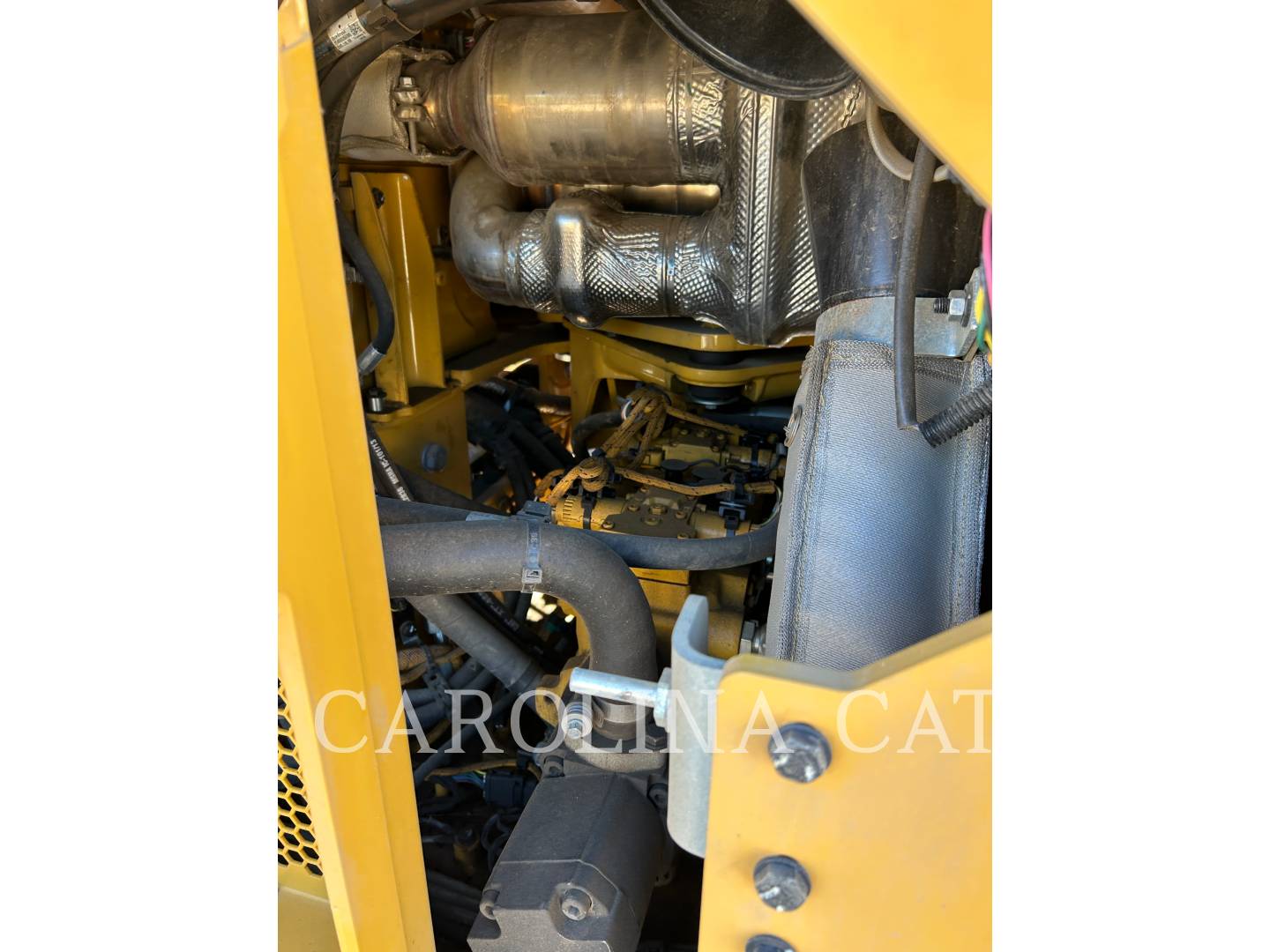 Caterpillar CB13, Asphalt Paver, 363 hours, S/N: 59200109, 2025 - Image 7