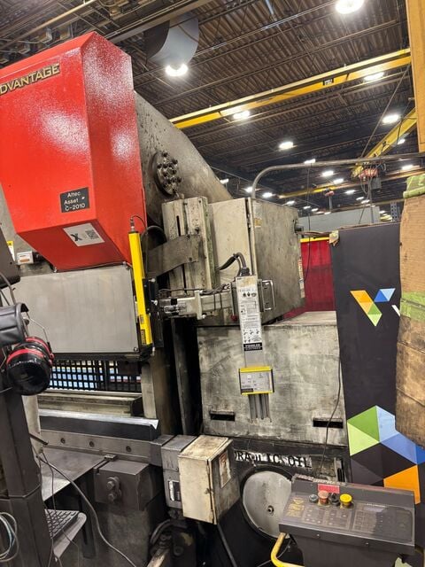 320 Ton, Accurpress #732012, 4-Axis CNC Press Brake, 12' overall length, 10.5' between housing, 6" stroke - Image 4