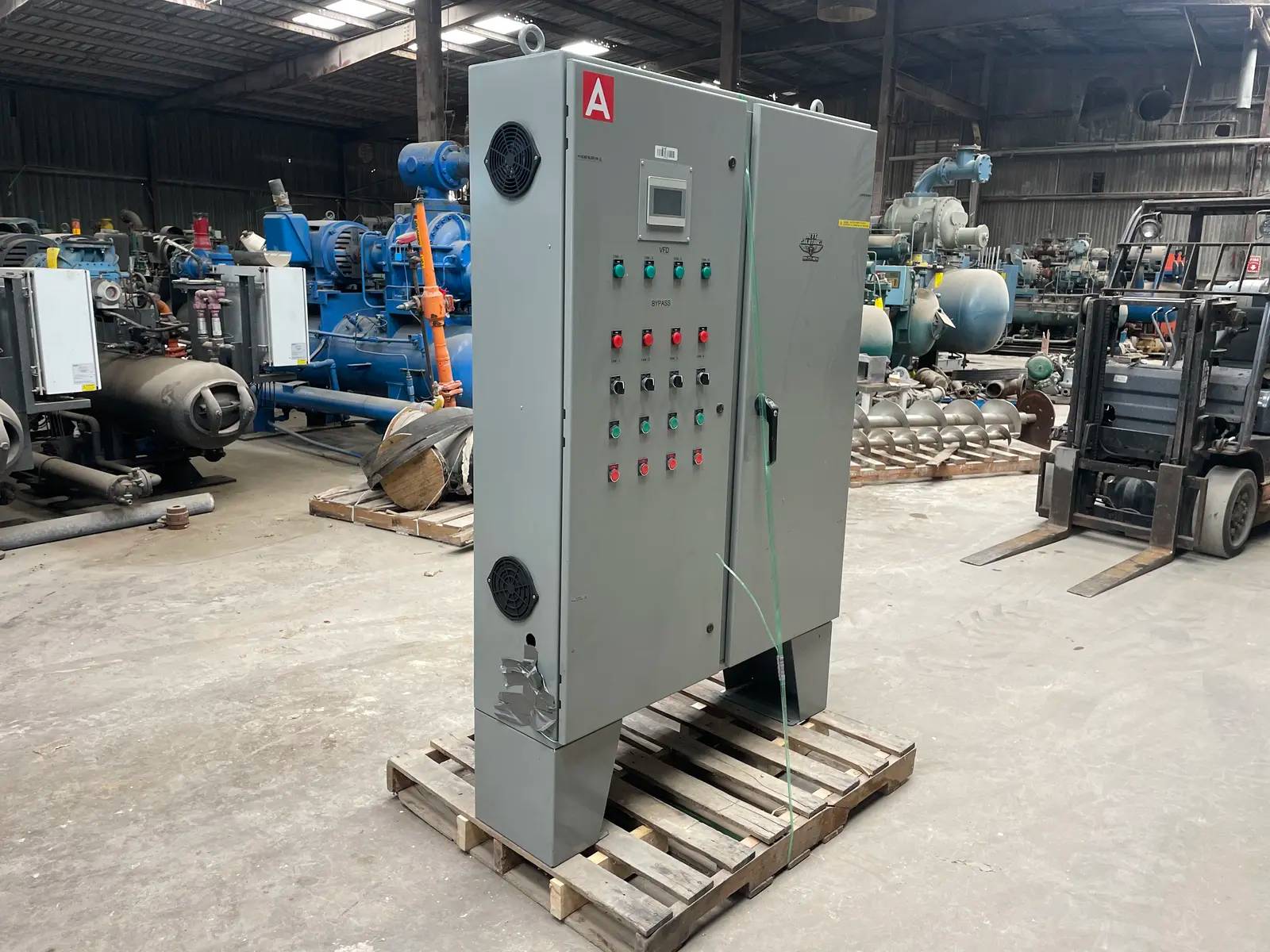 Jett Solutions, VFD Control Center, (4) Schneider Electric ATV212HD15N4 drives, (4) Square D motor starters - Image 7