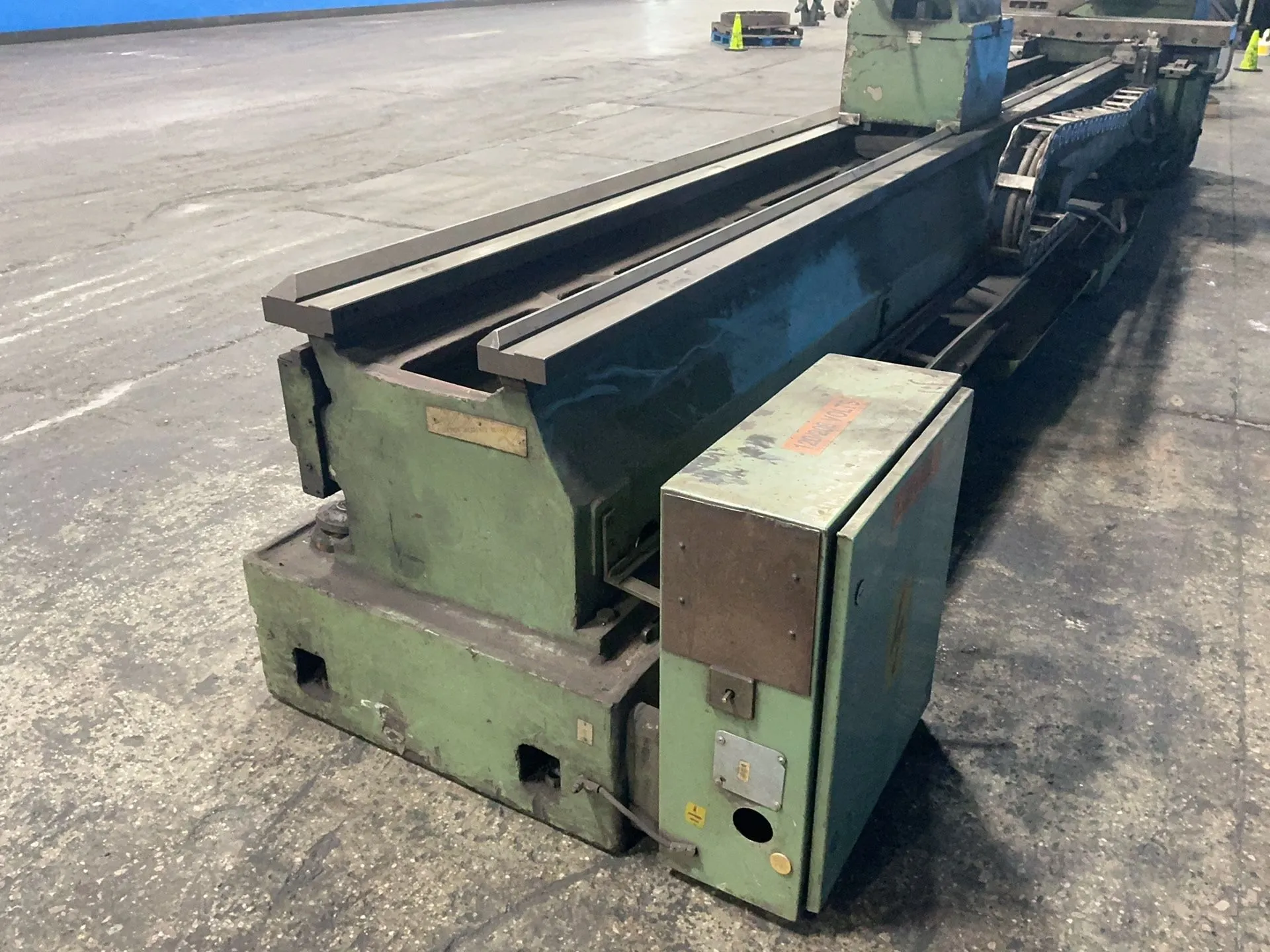 36" x 208" Edelstaal #SNA-1000X5000, engine lathe, 18" 3-jaw chuck, 4" bore, 16" steady rest, tool post, tail - Image 3