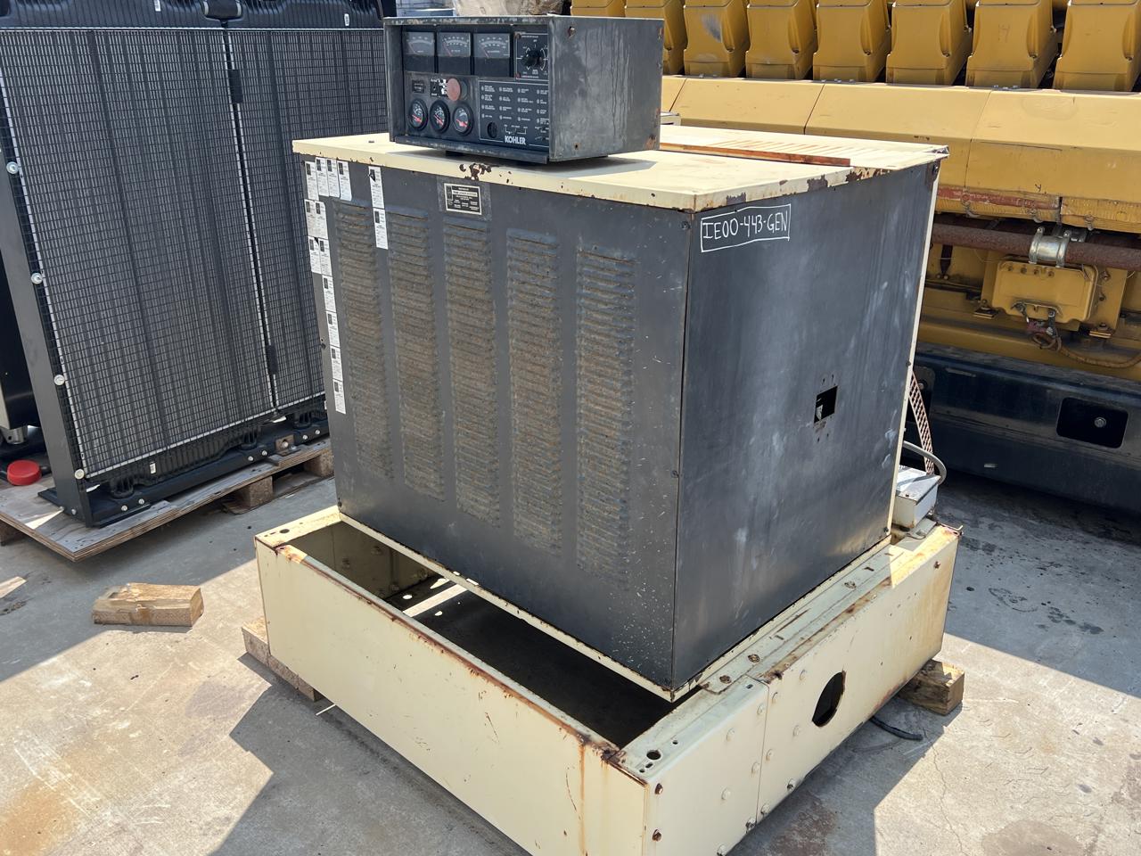 240 KW Kohler #250REOZB, generator end, 277/480 Volts, 3 Phase, 12 wire reconnectable, 725 hours, 1999 - Image 2