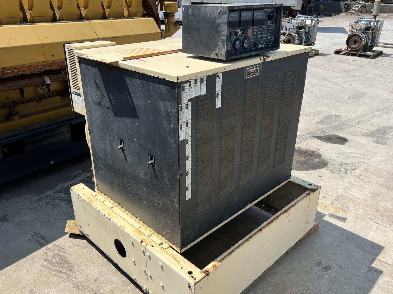 240 KW Kohler #250REOZB, generator end, 277/480 Volts, 3 Phase, 12 wire reconnectable, 725 hours, 1999 - Image 3