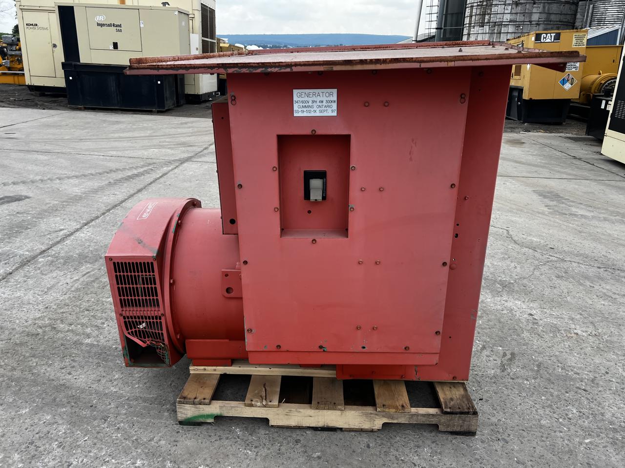 350 KW Cummins/Onan #350DFCC, generator end, 600 Volts, 3 Phase, w/ controller & breaker, 550 hours, 1997 - Image 1