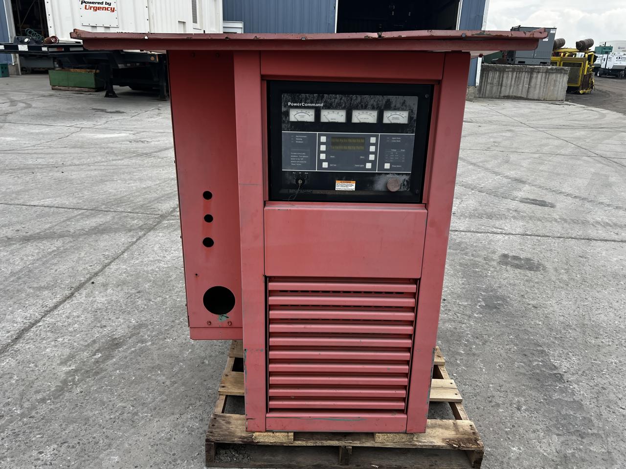 350 KW Cummins/Onan #350DFCC, generator end, 600 Volts, 3 Phase, w/ controller & breaker, 550 hours, 1997 - Image 3