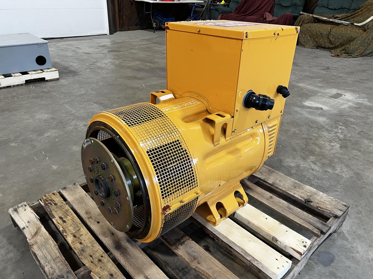 75 KW Mecc Alte Spa #ECO-34-13/4, generator end, 208 Volts, 3 Phase, 12 wire, 250 hours, 2005 - Image 4