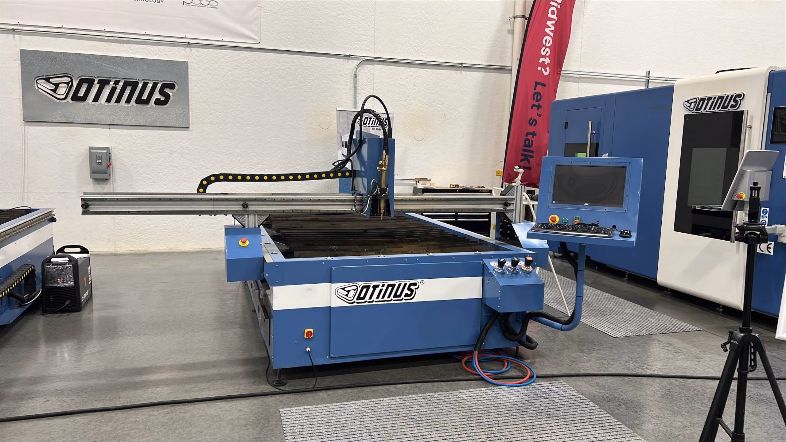 Otinus #PCV-3015-DG, CNC plasma & gas cutting machine, 10' x 5' work area, 9" gantry clearance, 5,510 lb. - Image 2