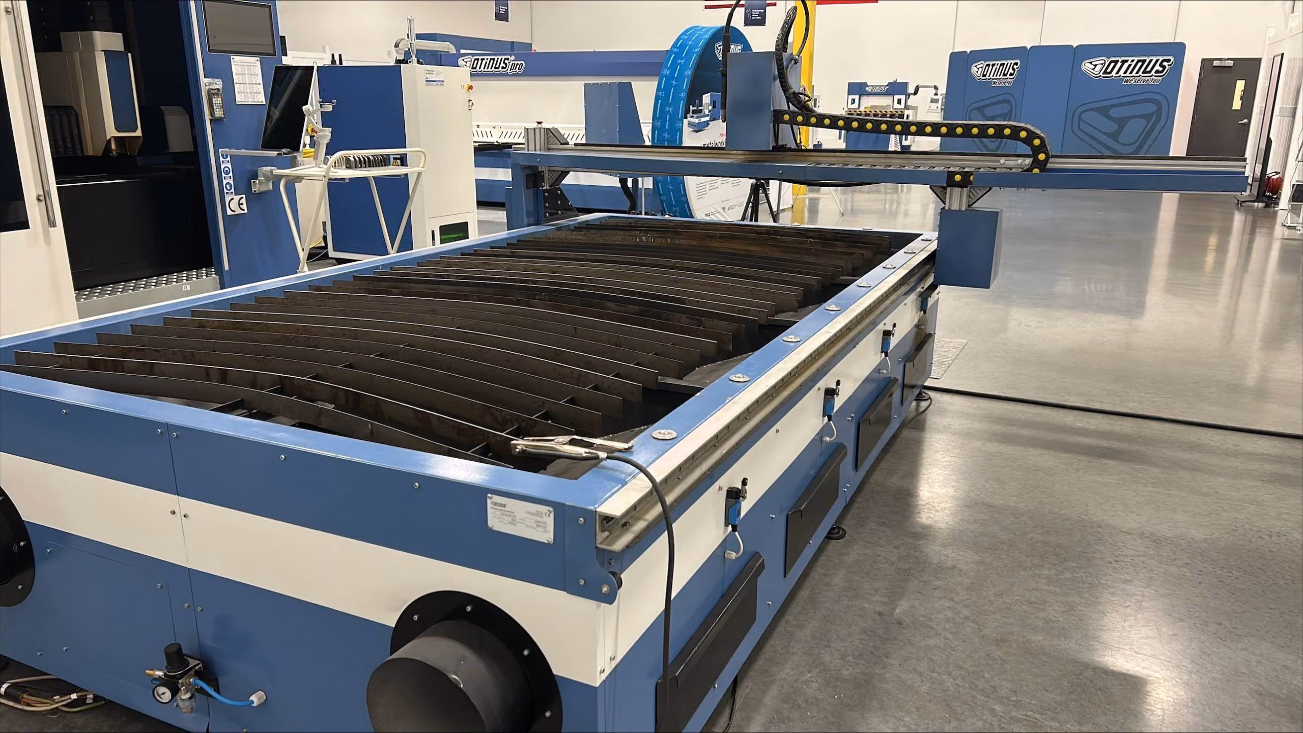 Otinus #PCV-3015-DG, CNC plasma & gas cutting machine, 10' x 5' work area, 9" gantry clearance, 5,510 lb. - Image 3