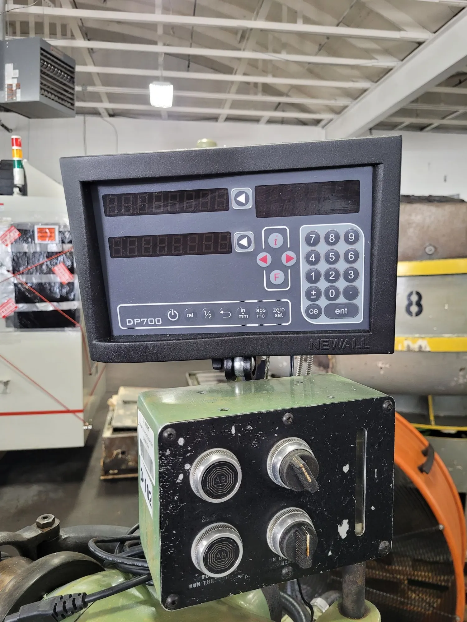 11" x 18" Hardinge #HLV-H, wide bed tool room lathe, 5-3/4" swing over cross slide, 1-1/4" bore, 3000 RPM - Image 7