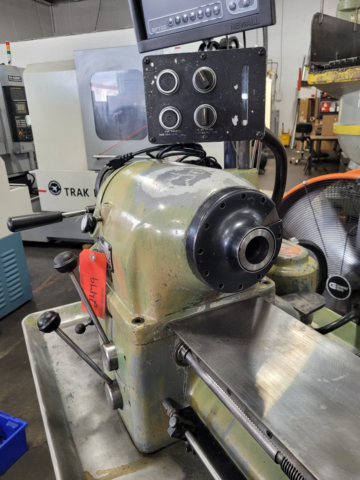 11" x 18" Hardinge #HLV-H, wide bed tool room lathe, 5-3/4" swing over cross slide, 1-1/4" bore, 3000 RPM - Image 8
