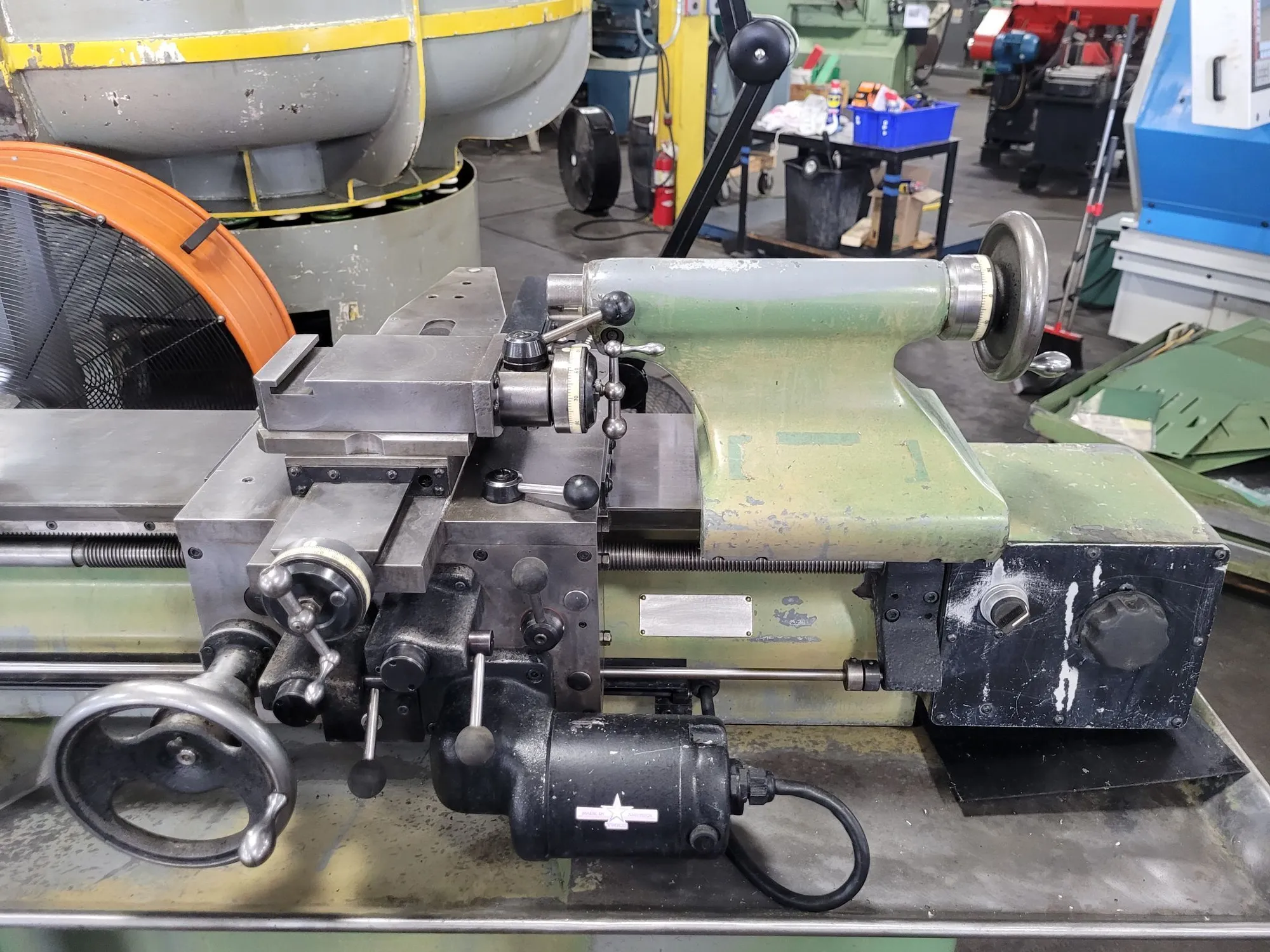 11" x 18" Hardinge #HLV-H, wide bed tool room lathe, 5-3/4" swing over cross slide, 1-1/4" bore, 3000 RPM - Image 9