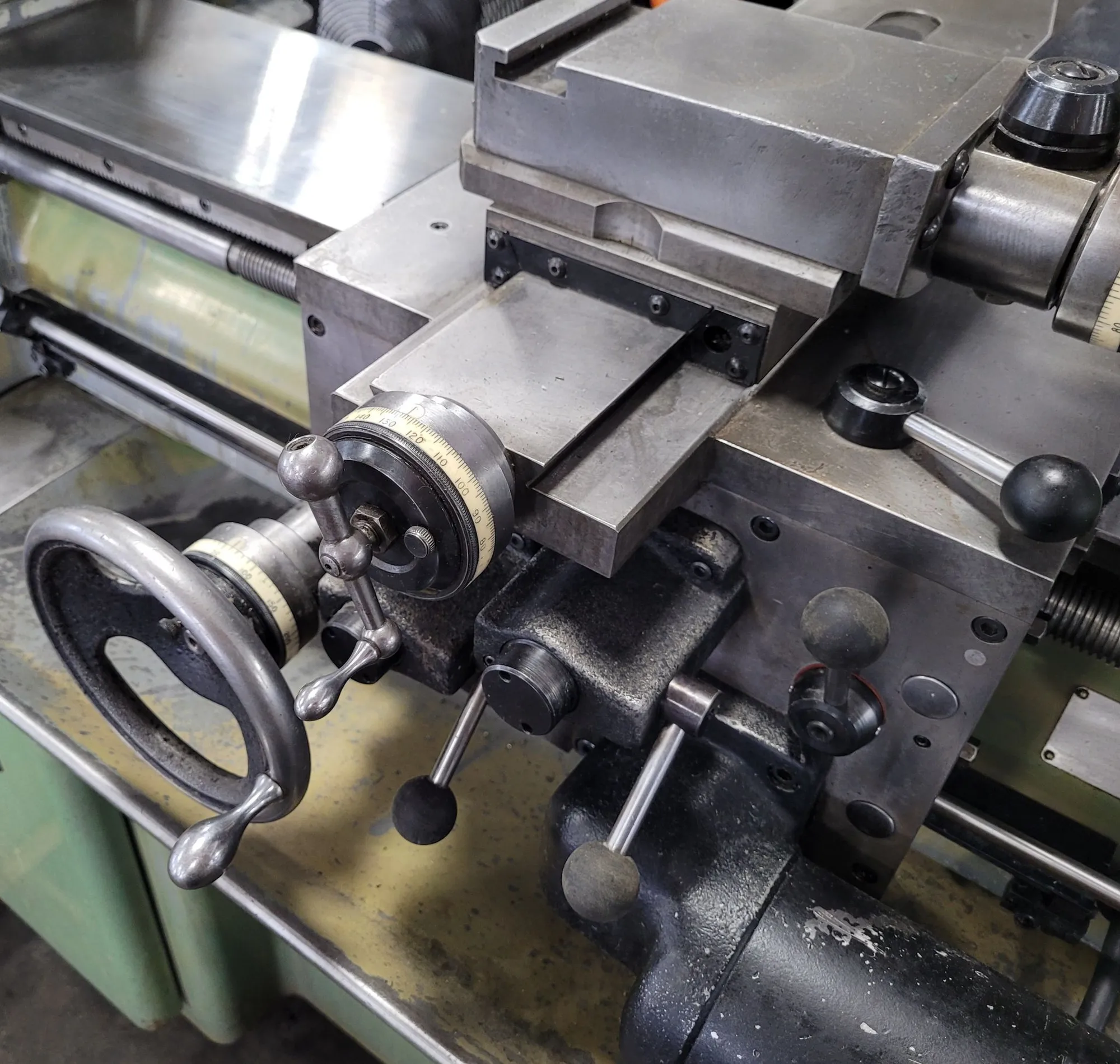 11" x 18" Hardinge #HLV-H, wide bed tool room lathe, 5-3/4" swing over cross slide, 1-1/4" bore, 3000 RPM - Image 10
