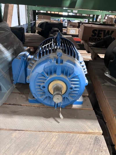 30 HP 3535 RPM WEG #IE030502W22IS, squirrel cage motor, Frame 284/6TS, 575 Volts, TEFC, inverter duty, 2019 - Image 1