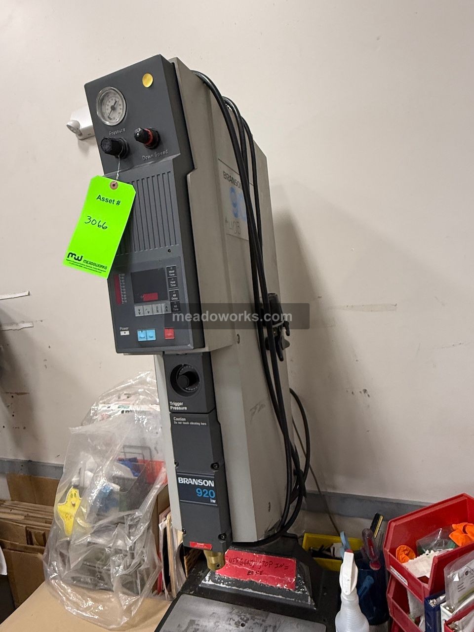 Branson #920-IW, Ultrasonic Welder, power supply, bench base w/ fixture nest - Image 5