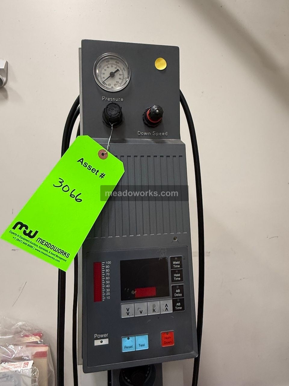 Branson #920-IW, Ultrasonic Welder, power supply, bench base w/ fixture nest - Image 6