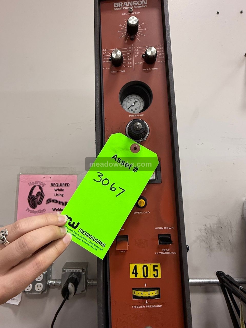 Branson #8700, Ultrasonic Welder, column-mounted actuator, drilled & tapped fixture plate, power control - Image 5