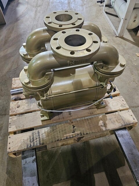 500 CFM, Dekker #DV0550B-KA2, Liquid Ring Vacuum Pump, 40 HP, oil bath bearings - Image 1