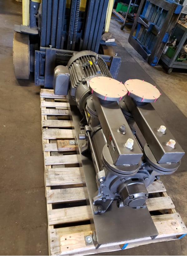 500 CFM, Travaini #TRSC-100-700, Liquid Ring Vacuum Pump, Carbon Steel, 40 HP Baldor motor, 230/460 V., 27" - Image 2