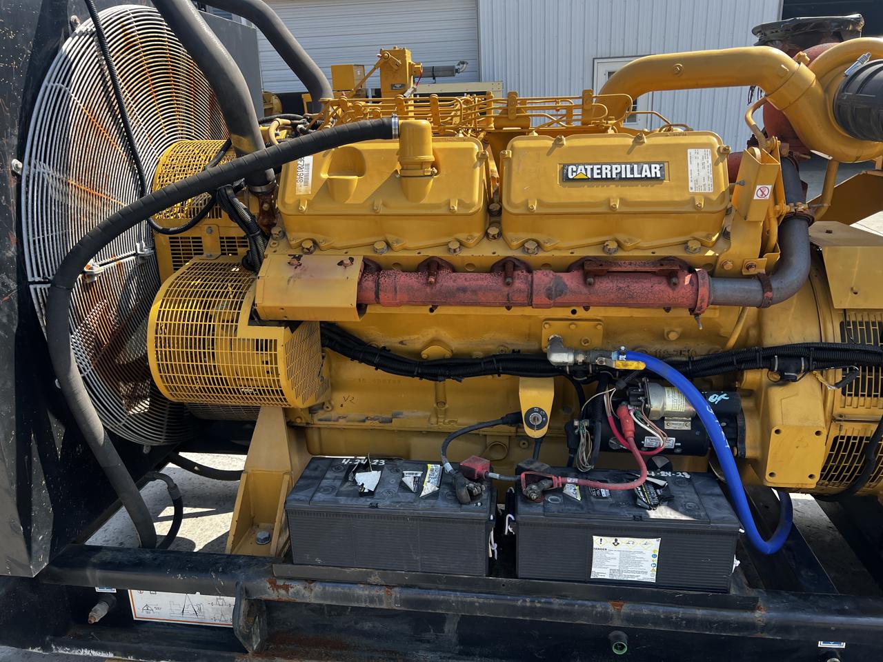 500 KW Caterpillar #3412, Diesel Generator Set, 240/480 Volts, 1800 RPM, SR4 generator end, circuit breaker - Image 6