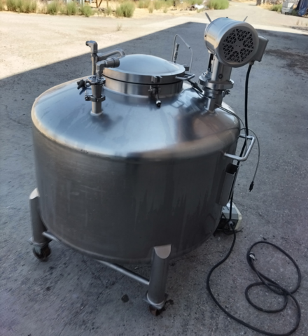 198 gallon Lee Industries #750L-DBT, Stainless Steel Agitated Pressure Tank, 44" diameter x 20" straight - Image 2