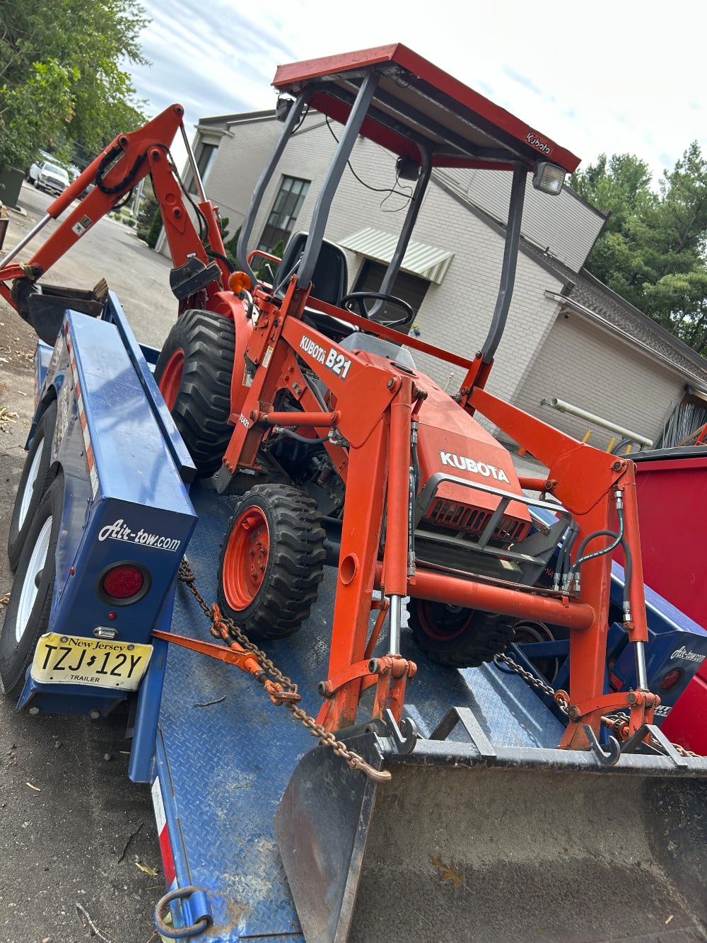 Kubota #B21, commercial Tractor Loader Backhoe TLB, 21 HP D1005 3-Cylinder diesel engine, 4x4, 4WD, ROPS - Image 3