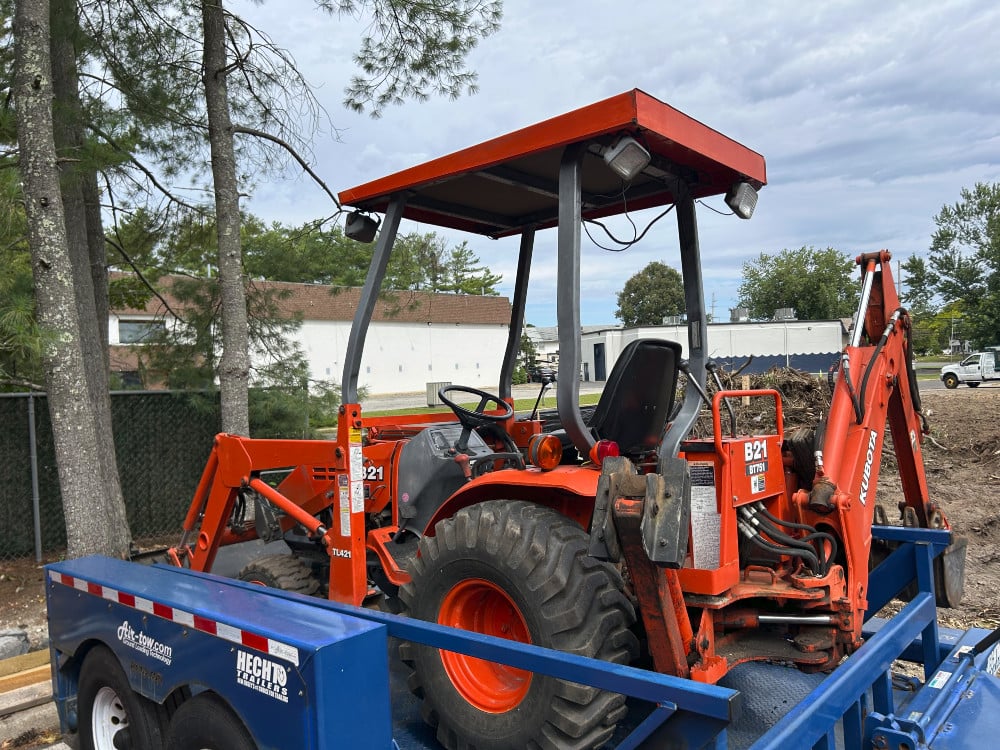 Kubota #B21, commercial Tractor Loader Backhoe TLB, 21 HP D1005 3-Cylinder diesel engine, 4x4, 4WD, ROPS - Image 5