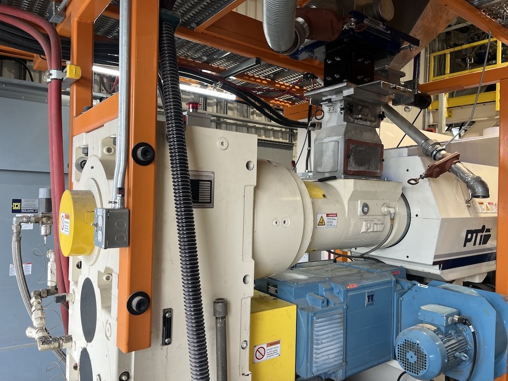 5" PTI #G5000, sheet extrusion line, 32:1 L/D, 300 HP, 42" wide die, GCVD481830 3-roll stack, 2,000 PPH, 575 - Image 4