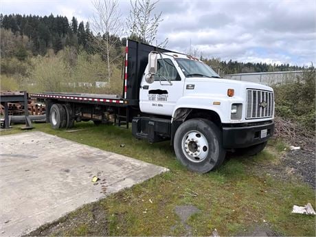 Chevrolet #C7500, flatbed truck, CAT diesel, Allison automatic, 33,000 lb. GVWR, air brakes, dual rear - Image 2