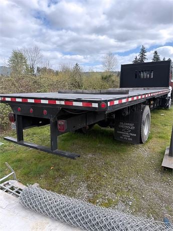 Chevrolet #C7500, flatbed truck, CAT diesel, Allison automatic, 33,000 lb. GVWR, air brakes, dual rear - Image 3