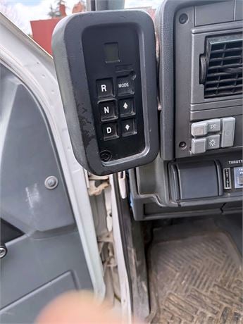 Chevrolet #C7500, flatbed truck, CAT diesel, Allison automatic, 33,000 lb. GVWR, air brakes, dual rear - Image 6