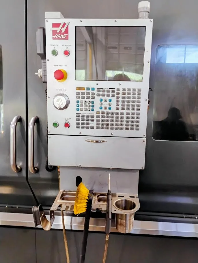 Haas #ST-40L, CNC Lathe, 20" X, 80" Y, 35.5" swing, 15" chuck, 4" bar, 80" centers, 30" turning diameter - Image 10