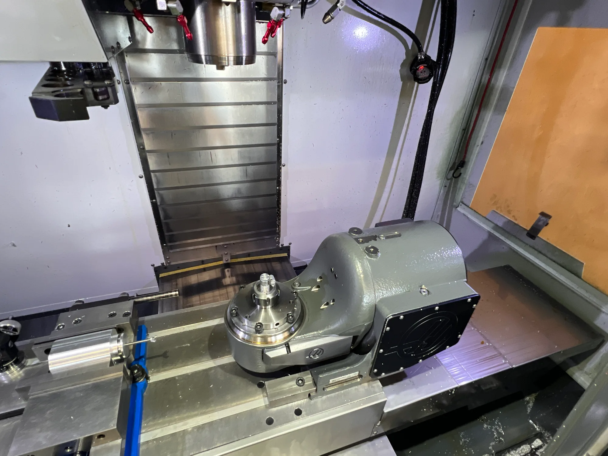Haas #VF-2SS, CNC Vertical Machining Center, 30" X, 16" Y, 20" Z, 12000 RPM, CAT 40, 24 automatic tool - Image 7